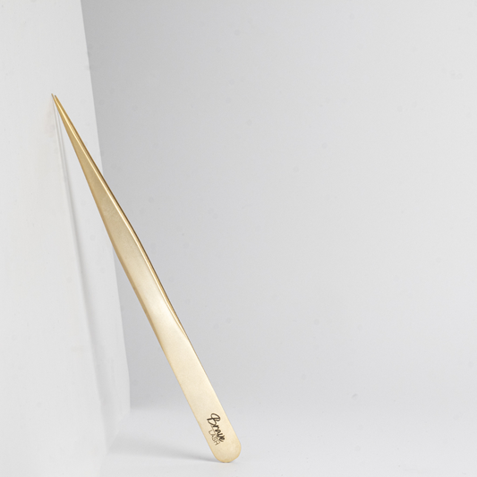 Picture of Gold Brave Lash Straight Isolating Tweezers
