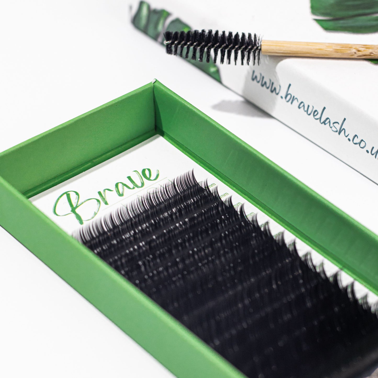 Lash extension classic lash tray with bamboo lash wand