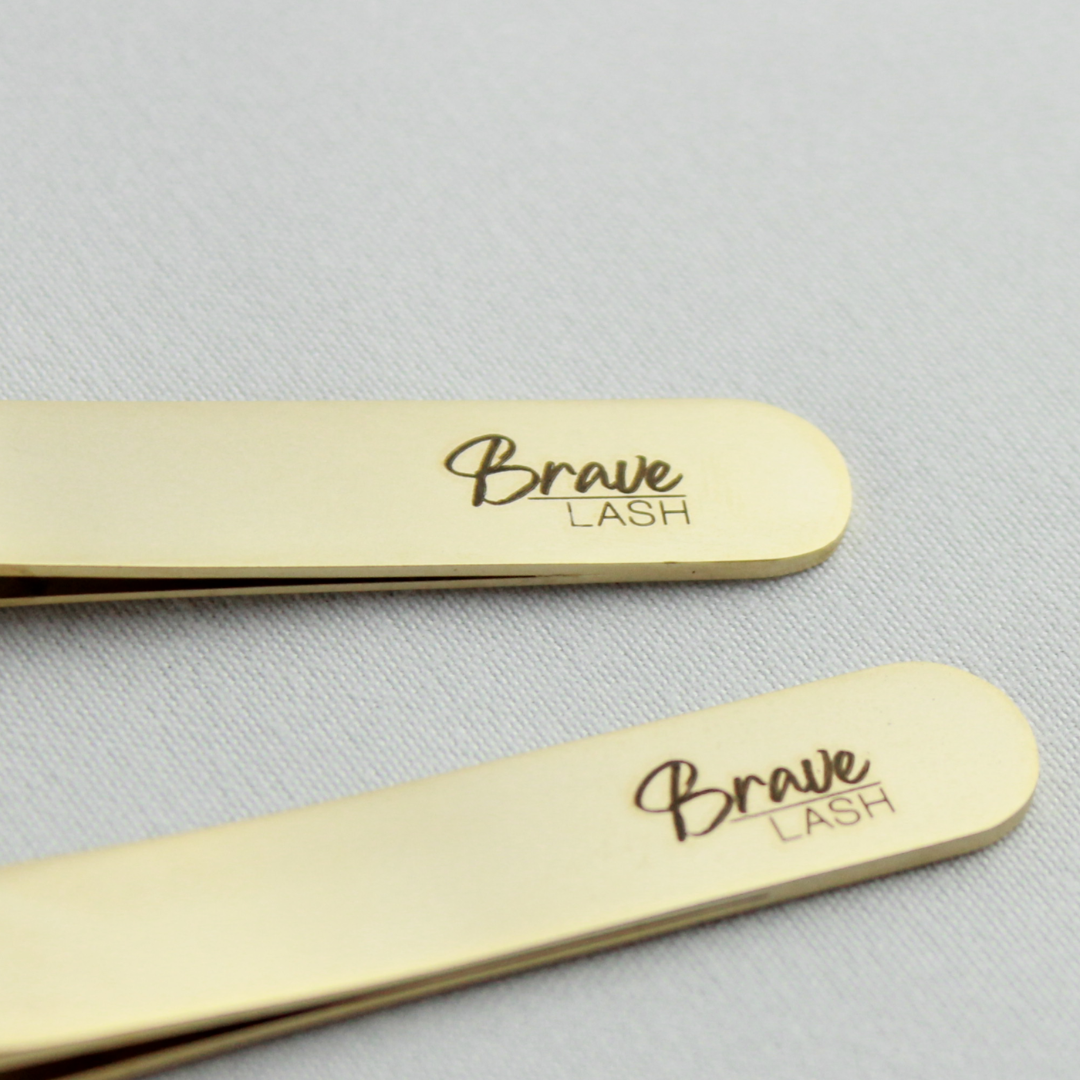 Picture of Gold Brave Lash Straight Isolating Tweezers