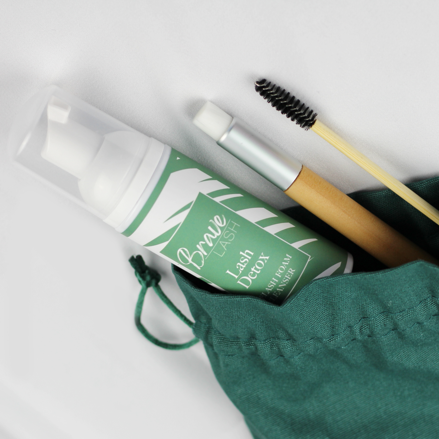 Lash detox kit fetauring bamboo mascara wand, lash brush and lash shampoo